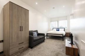 Spacious Studio Apartment in Central Hull